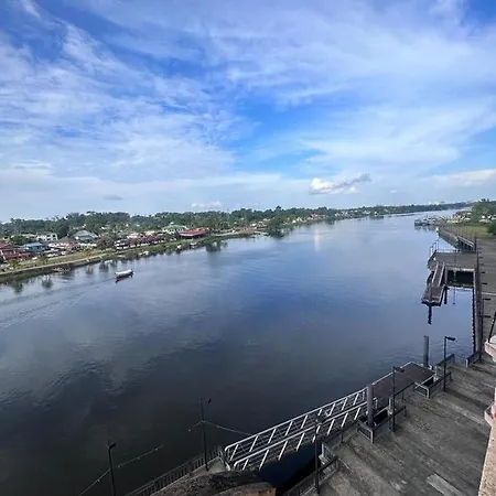 Riverbank Suites Unit 405 Kuching Exterior photo