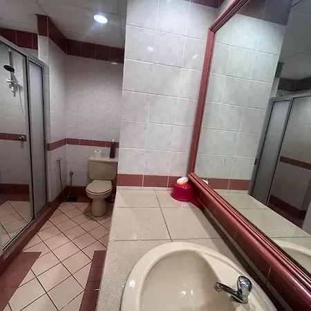 Riverbank Suites Unit 405 Kuching Exterior photo